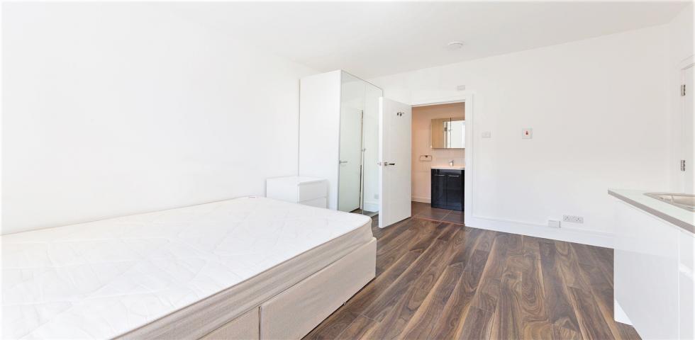 			Studio Apartment, 1 bath, 1 reception Studio			 Kingsgate Road, WEST HAMPSTEAD